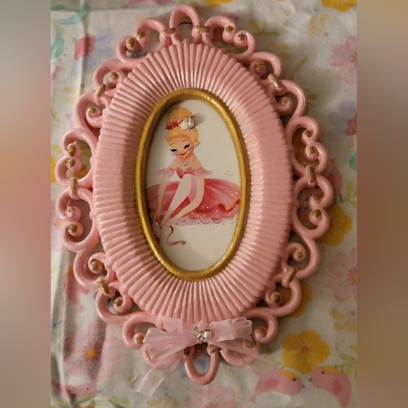 Upcycled 3d framed art with ballerina - Picture 2 of 11
